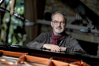 Rainer Oleak: "Wir waren fasziniert" - Rainer Oleak hat ein neues Instrumental-Album mit Songs des 2018 verstorbenen Sängers Holger Biege aufgenommen.
