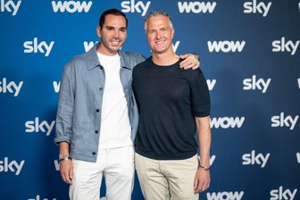 Ralf Schumacher und Partner Étienne - Es gab keinen Antrag - Der ehemalige Formel-1-Pilot Ralf Schumacher (50, rechts) und sein Partner Étienne Bousquet-Cassagne (36) heiraten und lassen sich dabei von der Kamera begleiten. 