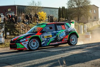 Rallye Erzgebirge: Schon beim Training herrscht Volksfeststimmung - Zahlreiche Besucher verfolgten die Boliden – darunter den Škoda Fabia R5 von Raphael Ramonat und Karina Derda.
