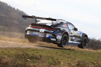 Rallye-Pilot aus dem Erzgebirge vor zweitem Akt im Porsche: „Asphalt ist nicht gleich Asphalt“ - Bei der Rallye Erzgebirge erlebte Carsten Mohe im neuen Porsche die Feuertaufe.