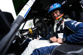 Rallyepilot Julius Tannert aus Zwickau freut sich auf Strecken durch die Weinberge - Rallyepilot Julius Tannert freut sich, dass es am Wochenende endlich wieder ernst wird.