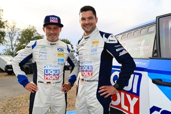 Rallyepilot Julius Tannert weiß um den Nachteil seines Porsches - Julius Tannert (l.) und Pirmin Winklhofer freuen sich auf ihre zweite Rallye im Porsche.