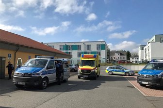 Randalierender Mann verletzt einen Polizisten in Einkaufsmarkt in Freiberg - Ein Asylbewerber hat am Dienstagvormittag für einen Polizeieinsatz am Freiberger Nettomarkt gesorgt.