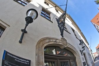 Ranking: Top-Platzierung für TU Bergakademie Freiberg - Verwaltungssitz der TU Bergakademie Freiberg in der Akademiestraße.