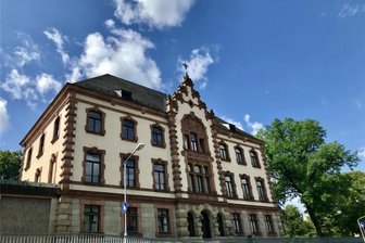 Rasende Eifersucht: Erzgebirger vor Gericht wegen Kurzschlussreaktion zu hoher Geldstrafe verurteilt - Vor dem Amtsgericht Aue-Bad Schlema stand ein eifersüchtiger Erzgebirger wegen mehrerer Delikte.