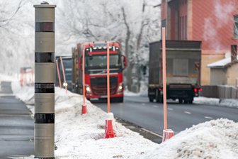 Raserei sorgt für Millionen-Einnahmen: Blitzer an B 174 im Erzgebirge bleibt Goldgrube - Die meisten Blitzerfotos entstanden vergangenes Jahr in Fahrtrichtung Marienberg.
