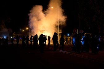 Rassismus und Bier - Mob randaliert gegen Flüchtlinge in Heidenau - 