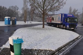 Raststätte: Noch nicht mal der Vorentwurf für die Bundesstraße93 in Zwickau ist genehmigt - Schon seit Jahren wird davon gesprochen, die Parkplätze links und rechts der Bundesstraße93 zwischen den Anschlussstellen Crossen und Mosel zu Rastanlagen umzubauen. Doch noch immer ist nichts passiert. Und wann der Umbau beginnen kann, ist ebenfalls weiterhin offen.