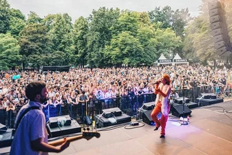 Rathaus soll Weg für mehr Events in der Chemnitzer Innenstadt ebnen - In Chemnitz hat sich die Anzahl der Events in der Innenstadt - Kosmos 2022 - erhöht. Nun sollen auch Konzepte, die Veranstaltungen regeln, angepasst werden.