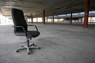 Rathaus-Umzug in Chemnitzer Kaufhof: Weniger Plätze als Personal und kaum Klimaanlagen - In die obersten drei Etagen des leergezogenen Kaufhofs ziehen mehrere Ämter der Stadtverwaltung.