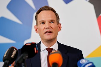 Rauchen nimmt bei Jugendlichen laut Umfrage zu - Streeck fordert unter anderem eine Erhöhung der Tabaksteuer.