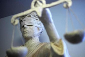 Rauchtöpfe zur Aufstiegsfeier: Verfahrenseinstellung gegen Geldauflage -