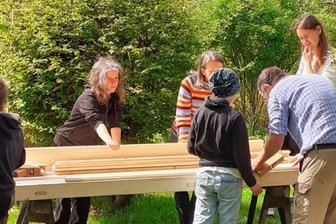 "Raum geben": Veranstaltungsreihe für alle offen - Im Projekt haben Teilnehmer im Sommer zum Beispiel eine Trockentoilette für den Garten des Müllerhofs Mittweida gebaut. 
