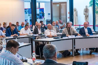 Raus aus dem Hinterzimmer: Zwickauer Stadtrat setzt öffentliche Debatte um Abberufung von AfD-Mann durch - Der Stadtrat – hier im Bild die CDU-Fraktion – hat beschlossen, die Debatte um die Abberufung vom nicht-öffentlichen in den öffentlichen Teil der Sitzung zu heben.
