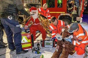 Rauschebart gewinnt Wettbewerb - Die Szene von der Rettung des Weihnachtsmanns. 