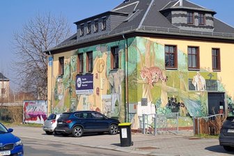 Rausschmiss wegen NSU-Aufklebern? Streit im Glauchauer Jugendhaus H2 - An der Heinrich-Heine-Straße in Glauchau steht das Jugendhaus H2, das von der Diakonie betrieben wird.