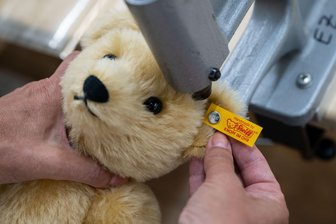 Ravensburger übernimmt Plüschtierfirma Steiff - Ravensburger will die Mehrheit beim Plüschtierhersteller Steiff übernehmen. (Archivbild)