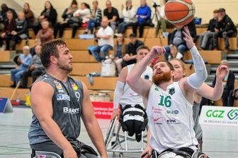 RB Zwickau hadert mit Wurfquote - Steven Elliott (rechts) gehörte auch im Spiel gegen den RSV Lahn-Dill wieder zu den Aktivposten bei RB Zwickau. In Sachen Trefferquote reihte er sich jedoch in die durchwachsene Bilanz des Teams ein.