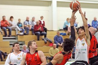 RB Zwickau rollt Richtung Saisonstart - Youngster Max Chagger (r.) und Routinier Edgaras Ciaplinskas (l.) spielen in den Plänen von RB Zwickau eine wichtige Rolle. Das Foto entstand im Bundesliga-Heimspiel der Saison 2019/20 gegen Trier.
