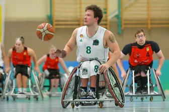 RB Zwickau vermittelt die Faszination Rollstuhlbasketball - RB-Profi Teemu Partanen und einige seiner Mitspieler gewähren Einblicke in ihre Sportart.