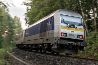 RE6 Chemnitz-Leipzig: MRB setzt Bus zur Verstärkung ein -