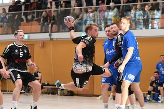 Reaktion gezeigt: Weißenborner Handballer beim Tabellenzweiten auf Augenhöhe - Patrick Neubert war in Riesa mit 6 Toren zweitbester Weißenborner Werfer.