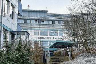 Reaktionen auf Paracelsus-Umbau - Der Paracelsus-Klinikstandort Adorf soll sich künftig auf Orthopädie, Geriatrie sowie Palliativ- und Schmerzmedizin konzentrieren. 