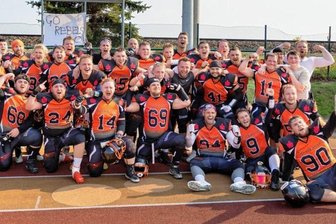 Rebels im Topspiel willensstärker - Gemeinsam stark: Den 21:14-Erfolg gegen Spitzenreiter Radebeul haben sich die Vogtland Rebels als Team erarbeitet. 