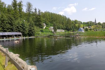 Rechenberg-Bienenmühle: Öko-Bad bleibt länger geöffnet - Das Öko-Bad in Rechenberg-Bienenmühle hat noch bis 8. September geöffnet.