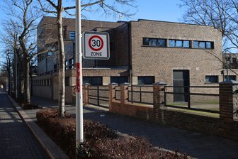 Rechtliche Unsicherheiten: Zwickau verschiebt Tempo-30-Einführung - Für die Einrichtung neuer Tempo-30-Zonen fehlt der Stadt Zwickau die Verwaltungsvorschrift.