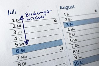 Rechtsanspruch auf „Bildungsurlaub“ ab 2027 auch in Sachsen: Was Arbeitgeber und Arbeitnehmer wissen sollten - Ab 2027 auch in Sachsen möglich, wenngleich der Anspruch hier offiziell nicht „Bildungsurlaub“, sondern „Qualifizierungszeit“ heißt.
