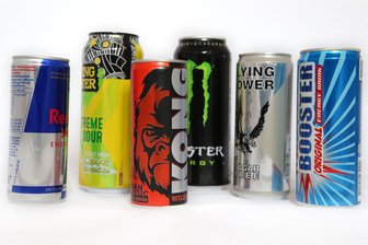 Red Bull, Monster & Co. bald erst ab 16? Länder fordern Mindestalter für Energydrinks - In anderen europäischen Ländern gibt es schon Altersgrenzen für den Verkauf von Energydrinks. Folgt Deutschland jetzt diesem Beispiel?