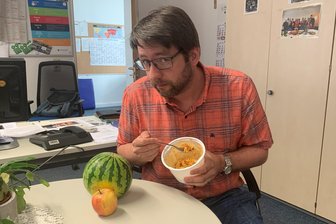 Redakteure in Zwickau und Werdau wollen abnehmen: Der innere Schweinehund mag kein Obst und Gemüse - Nudeln – ich komme einfach nicht weg davon.