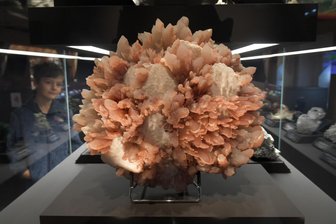 Regen, Regen, Regen: Vier Indoor-Tipps für die Woche in Mittelsachsen - Beeindruckende Minerale locken Besucher in die Terra mineralia nach Freiberg.