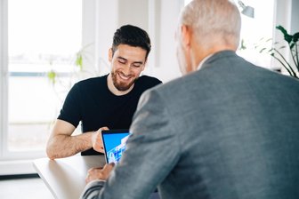 Regionale Bildungsträger stellen in Plauen ihre Qualifizierungsangebote vor - Über berufliche Qualifizierungsmaßnahmen können sich Interessenten bei einer Messe in Plauen informieren.