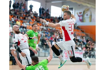 Regionalliga-Auftakt für den HC Einheit Plauen: Zuerst geht es zum SV Oebisfelde - David Zbiral, hier im Vorjahr zu Hause gegen Köthen, zählt zu den Leistungsträgern, die dem HC Einheit Plauen erhalten blieben sind.