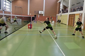 Regionalliga: Badmintonspieler aus dem Erzgebirge mischen weiter vorne mit - David Kaiser (r.) und Fabian Šula lieferten sich ein dramatisches Doppel mit ihren Gegnern aus Diedorf – mit dem besseren Ausgang für die Gäste.