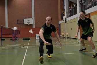 Regionalliga: Niederwürschnitzer Badmintonspieler beenden weiteste Auswärtsfahrt der Saison mit Sieg und Niederlage - Konstantin Hack (l.) und Pit Hofmann gingen im ersten Herrendoppel diesmal leer aus - die beiden verloren gemeinsam sowohl in Neusatz als auch in Diedorf.