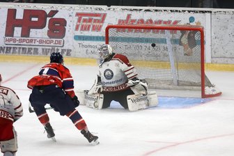 Regionalliga: Schönheider Eishockey-Wölfe gewinnen letzten Test vor dem Saisonstart souverän - Im ersten Drittel lief für die Gastgeber noch nicht alles rund. Kevin Piehler erzielte den zwischenzeitlichen Ausgleich.