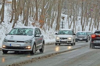 Reibungsloser Verkehr hier, Unfälle und Straßensperrungen da - 