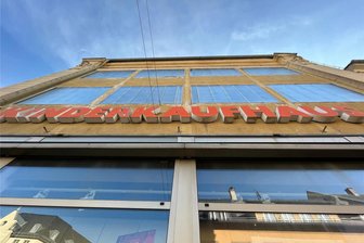 Reichenbach: Mit dem Kinder-(Kauf)-Haus gegen die Verödung - Rund um das leerstehende Kinderkaufhaus hat die Stadt Reichenbach ihre Teilnahme am Bundesprogramm Zukunftsfähige Innenstädte und Zentren gestrickt.