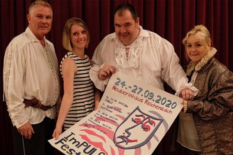 Reichenbach: Neuberin-Ensemble steht ohne Leiterin da - „Othello“ brachte Annegret Thalwitzer (2. v. l.) im Jahr 2020 mit dem Neuberin-Ensemble auf die Bühne. Mit dabei waren unter anderen (von links) Jörg Teichmann, André Kluge und Ina Schiffler.
