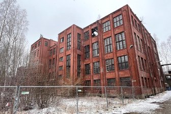 Reichenbach: Renak-Ruine kommt unter den Hammer - Das einstige Industriegebäude der Renak-Werke Reichenbach in der Dammsteinstraße 12 soll zwangsversteigert werden. Es wurde vor knapp 100 Jahren für die Großdruckerei Carl Werner errichtet.