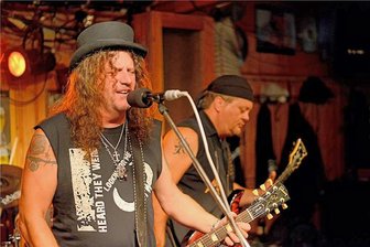 Reichenbach: Südstaaten-Rock im Bergkeller - Skinny Molly - im Bild Mike Esters und Jay Johnson - spielt am 15. Juni im Reichenbacher Bergkeller.