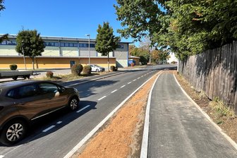 Reichenbach: Verkehr auf der Cunsdorfer Straße rollt wieder - Die Cunsdorfer Straße in Reichenbach ist für den Verkehr freigegeben worden.