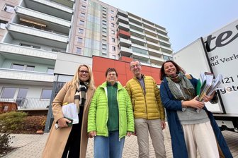 Reichenbach: Volkssolidarität bringt Sozialstation und Tagespflege in „Haus Caroline“ - Woba-Chefin Daniela Raschpichler sowie Cornelia Nickel, Olaf Schwarzenberger und Susann Martin von der Volkssolidarität gehen im „Haus Caroline“ ab sofort gemeinsame Wege.