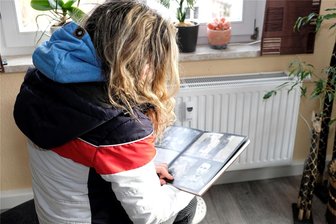 Reichenbach: Warum Mieter unnötig im Kalten sitzen - Zweieinhalb Tage mussten die Mieter der Rosenstraße 49 ohne Heizung und Warmwasser auskommen. Da brauchte es in der Wohnung schon mal die dicke Jacke.