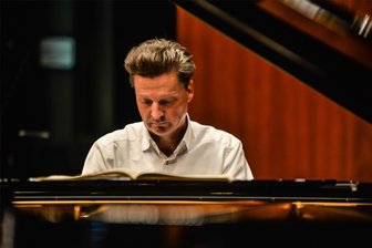 Reichenbach: Wenn namhafte Hitzköpfe sich die Bühne teilen - Pianist Christoph Soldan, geboren 1964 in Frankfurt/Main. Am Sonntag war er Gast der Calliope-Kammermusikreihe.