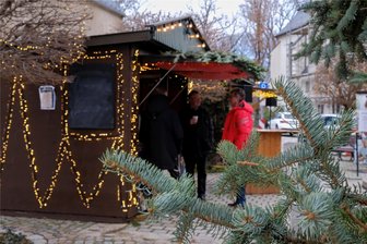 Reichenbacher Adventsmarkt lädt zum Verweilen ein - Der Besuch des Adventsmarkts ist für einige Reichenbacher eine feste Einrichtung geworden.