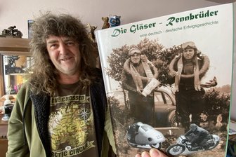 Reichenbacher holt das spannende Leben der Gläser-Brüder ans Licht: „Dafür hab ich meine Vorsätze sausen lassen“ - Eine kleine Anzeige auf Ebay mit einer Autogrammkarte von Rudolf Gläser – für den Reichenbacher Autor Gero Fehlhauer Auftakt einer erfolgreichen Recherche zu den Gläser-Rennbrüdern.